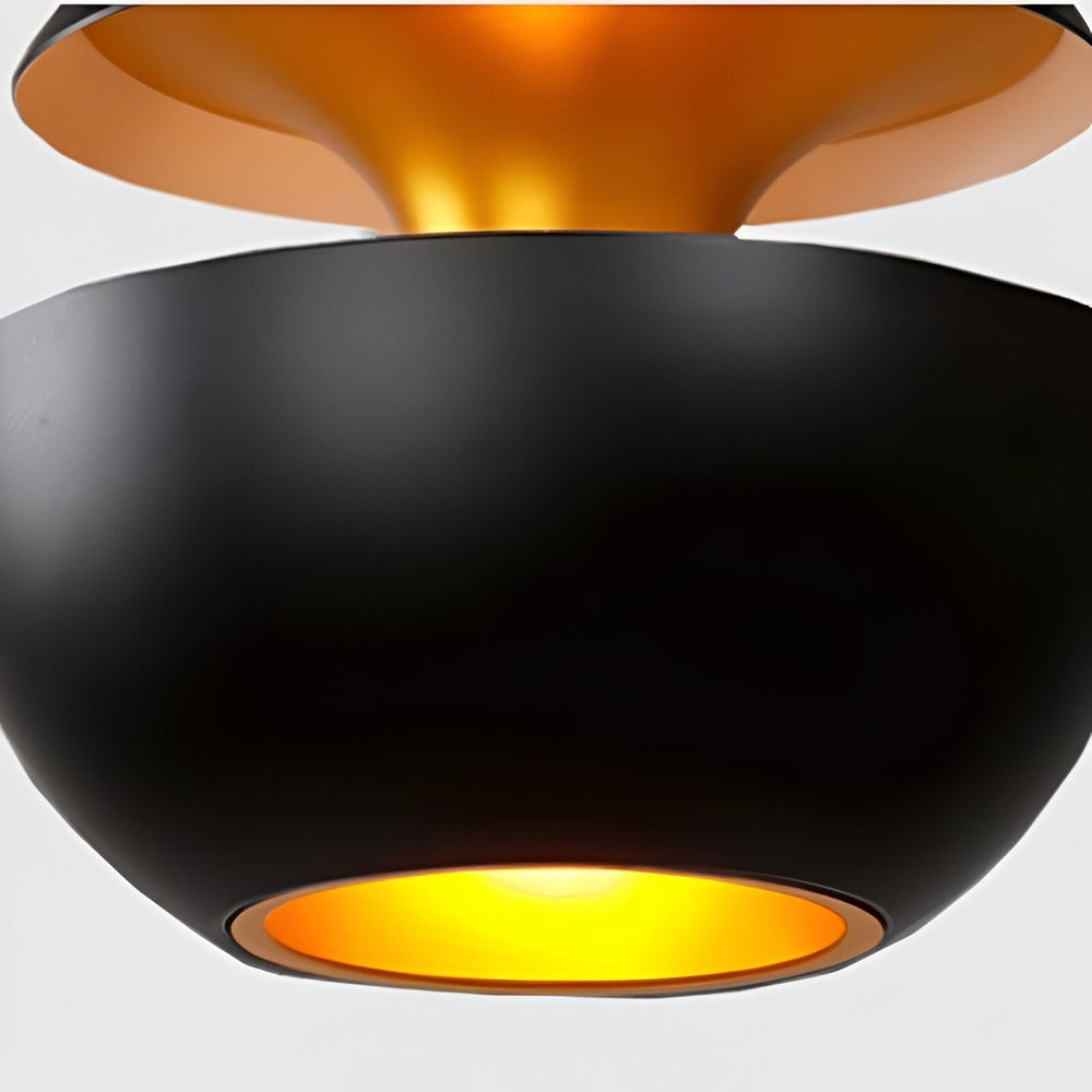 Pendellampe i sort og hvid metal – moderne loftlampe i kunstnerisk design