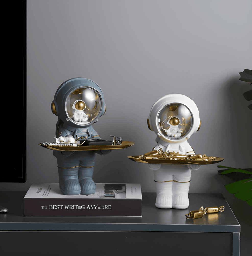 Opbevaringsbakke med astronaut design – dekorativ og praktisk løsning
