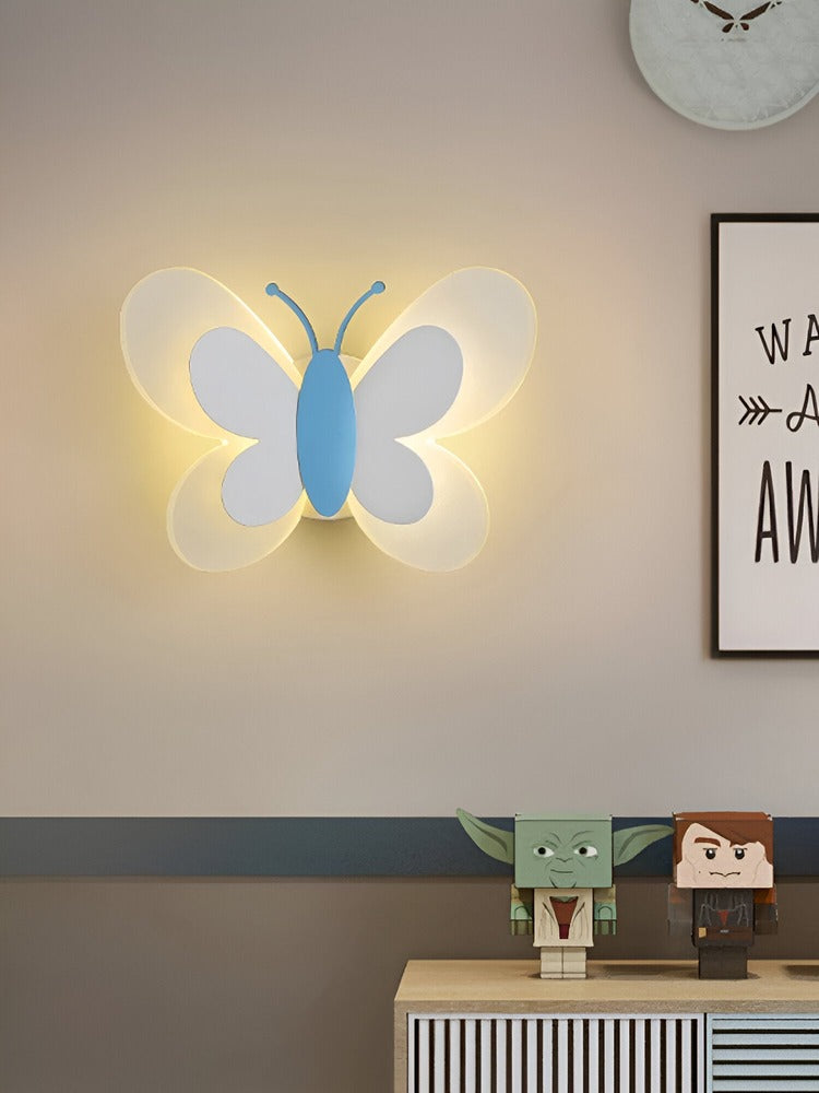 LED væglampe med sommerfugledesign – farverig børnelampe