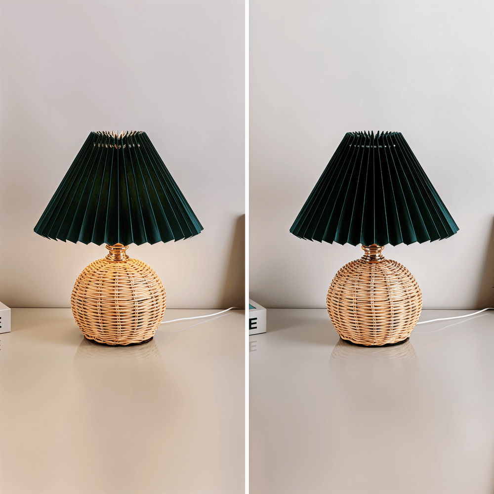 RaffiaGlow – Plisserad Bordslampa i Rotting med Retrodesign