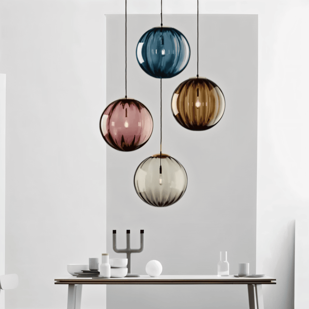 Glasora – Nordisk Pendellampe med Farvede Glasglober