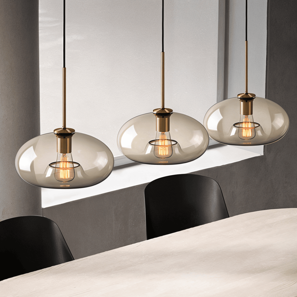 Pendellampe i klart glas – industriel loftlampe med elegant design