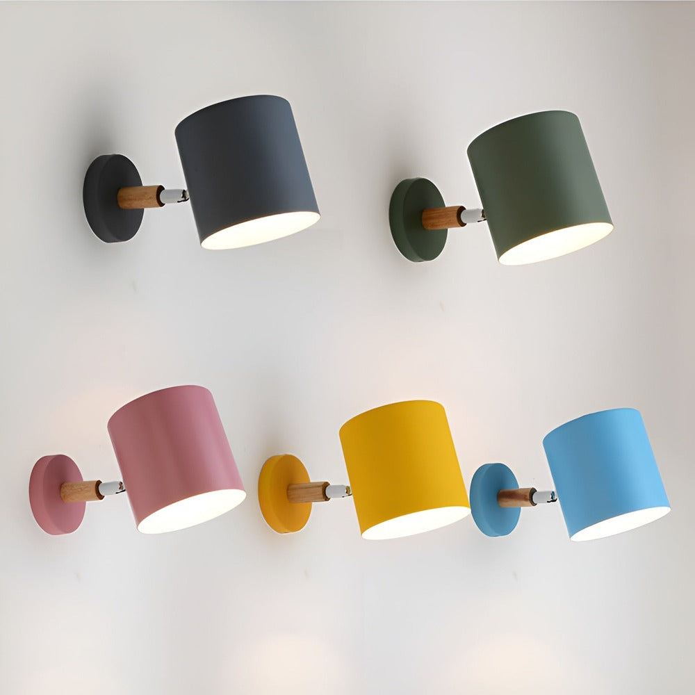 Væglampe i pastelfarver – nordisk design med justerbart lys
