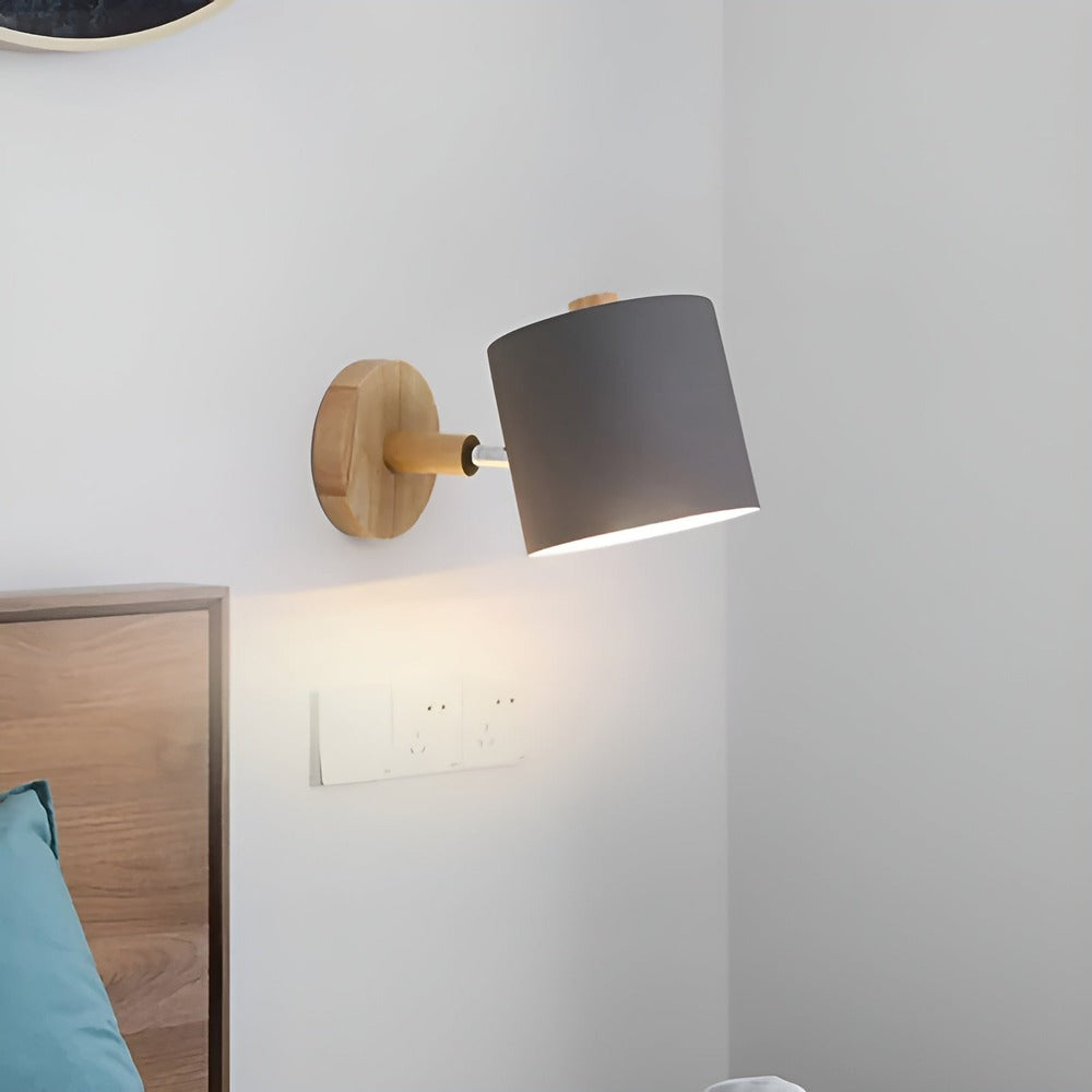 Væglampe i pastelfarver – nordisk design med justerbart lys
