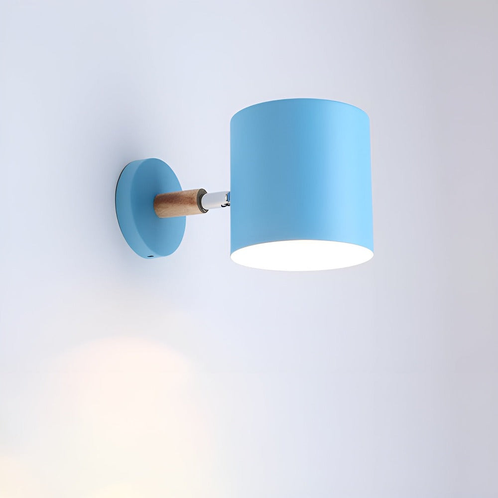 Væglampe i pastelfarver – nordisk design med justerbart lys