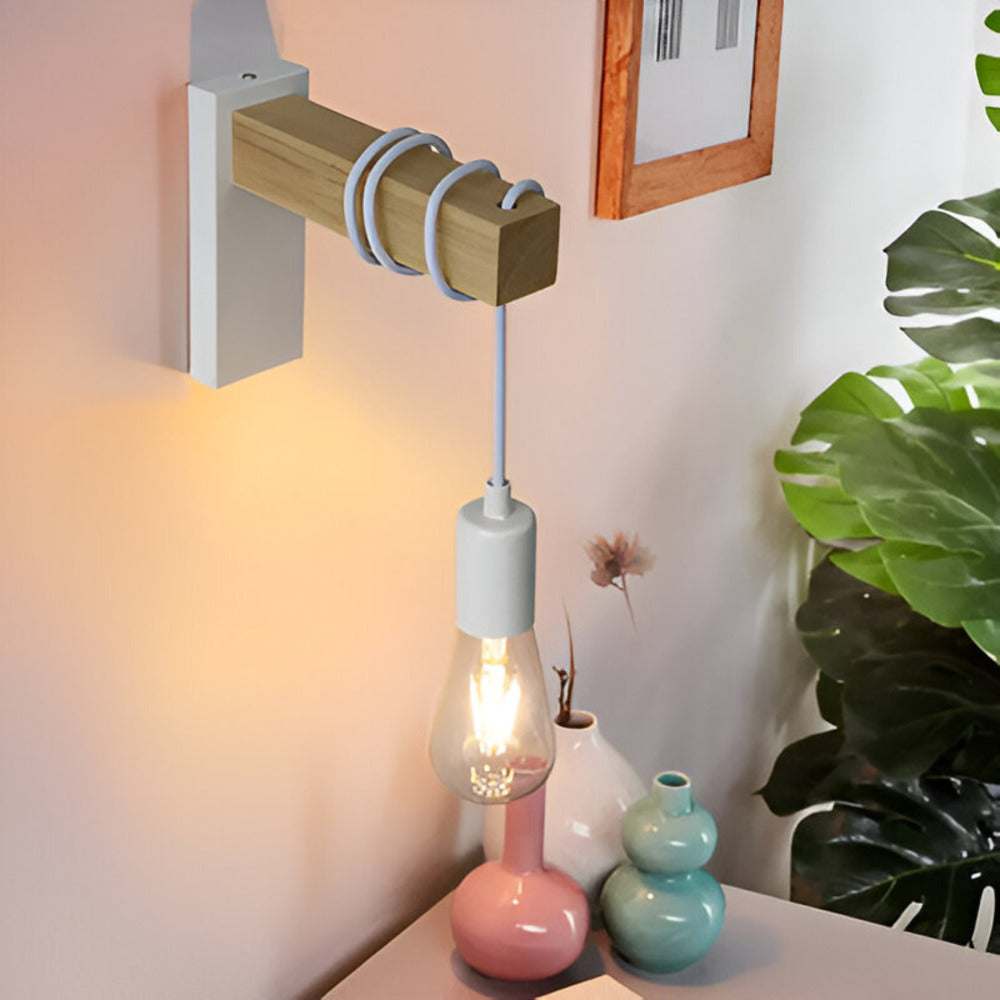 Oakvera Væglampe – Naturlig Træ Væglampe i Eg og Metal med Minimalistisk Design