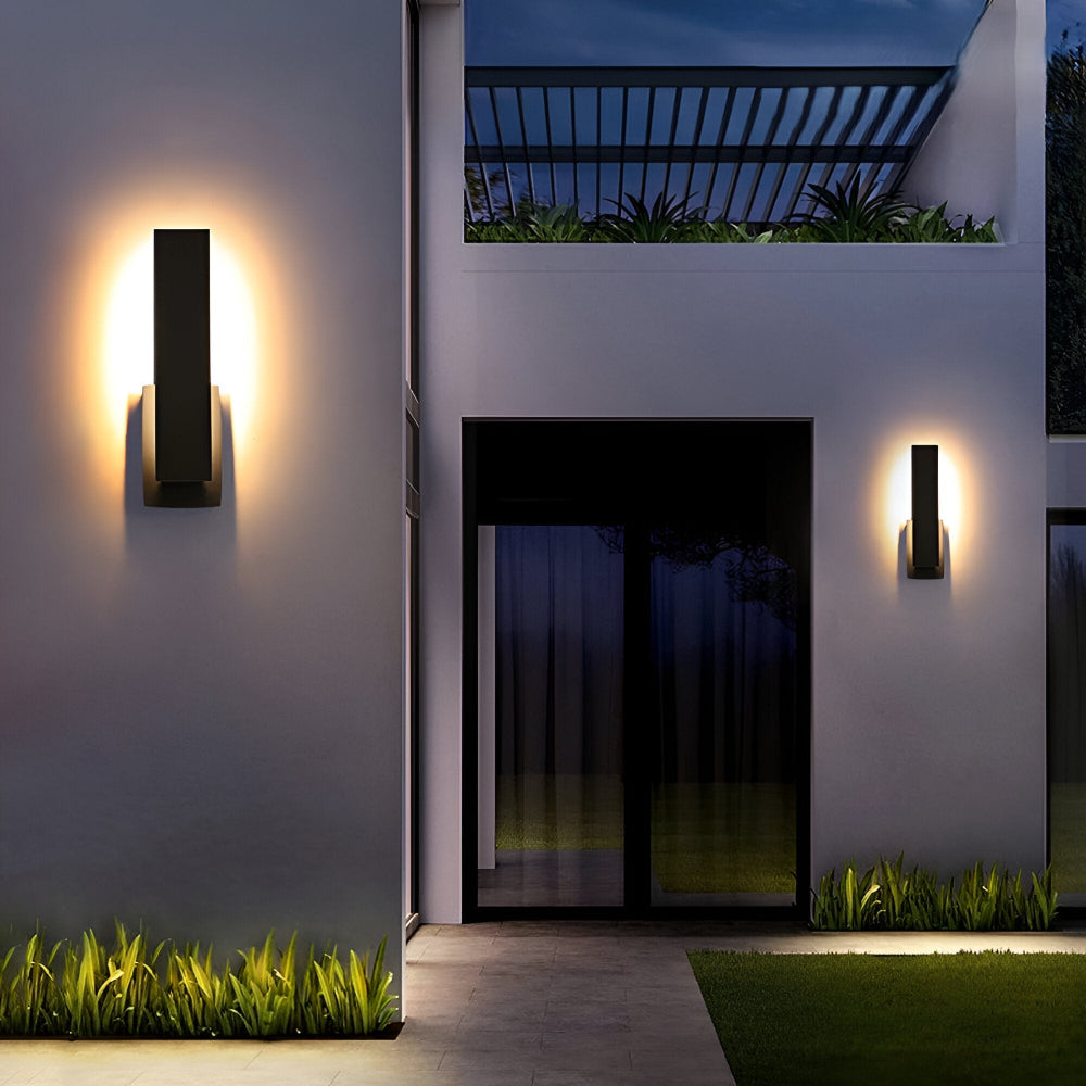 Noctira Black Væglampe – Minimalistisk Vandtæt Udendørslampe i Aluminium