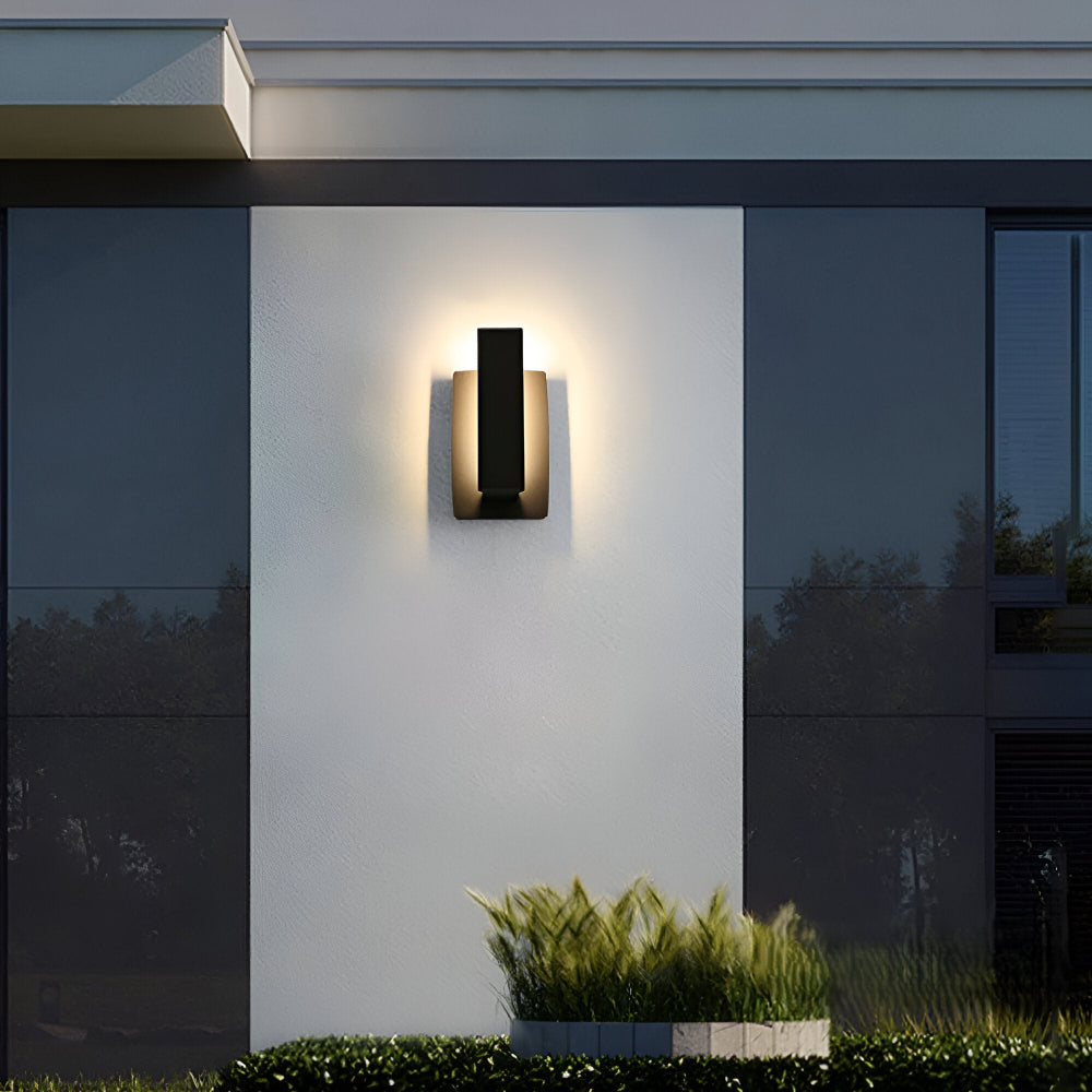 Noctira Black Væglampe – Minimalistisk Vandtæt Udendørslampe i Aluminium