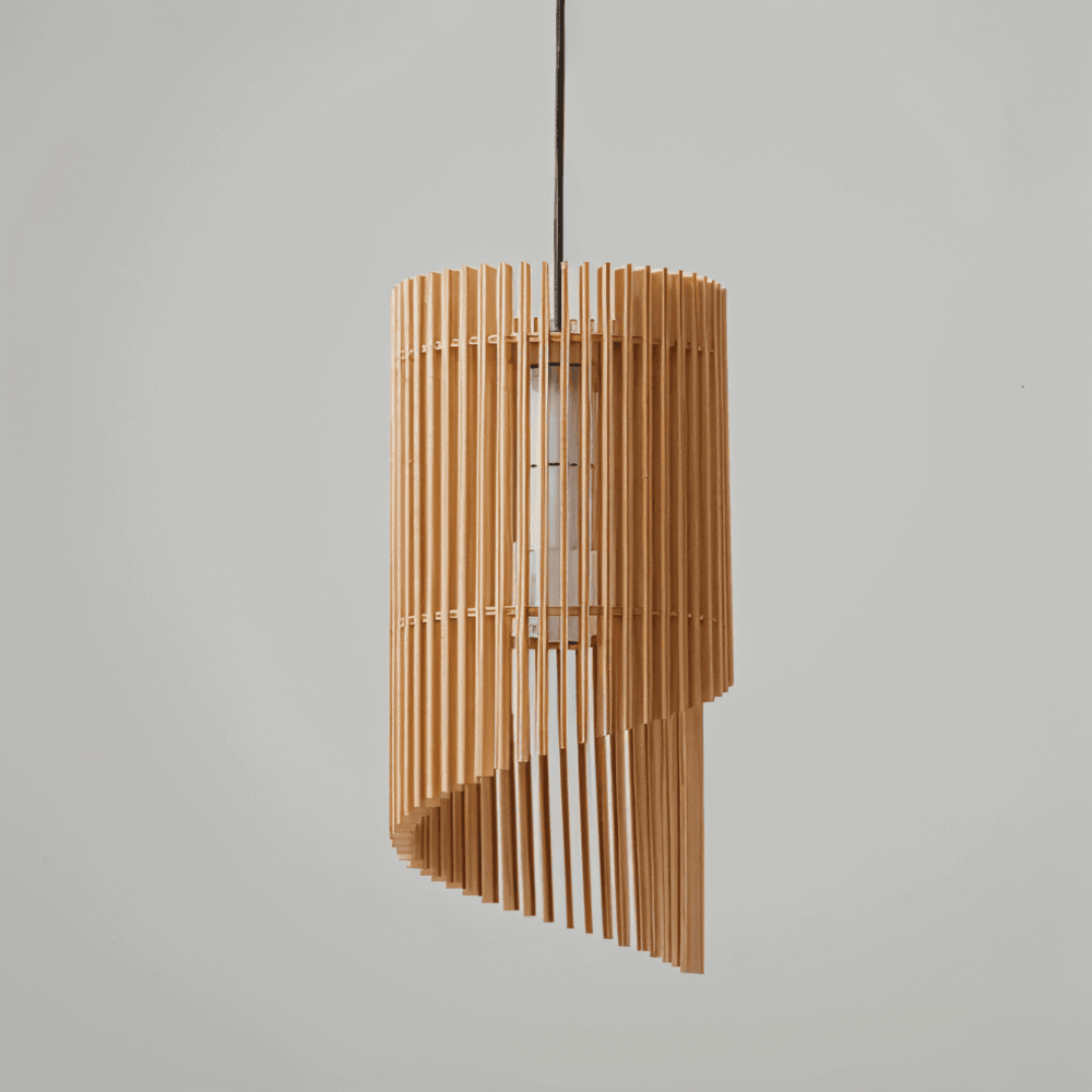 LignoSpira – Cylindrisk Taklampa i Trä med Naturlig Design