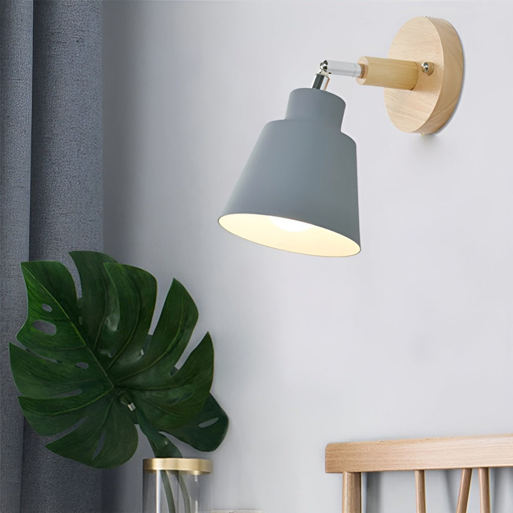 Flexiro – Vægmonteret Jernlampe med 360° Roterbart Hoved og Ledningskontakt