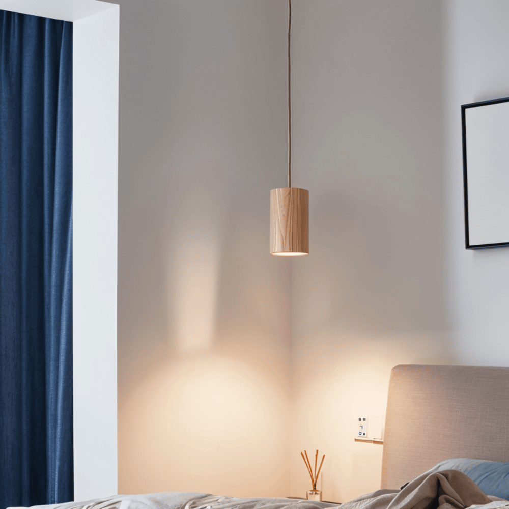 TimberaTube – Pendellampa i Trä med Cylinderdesign i Ask & Akacia