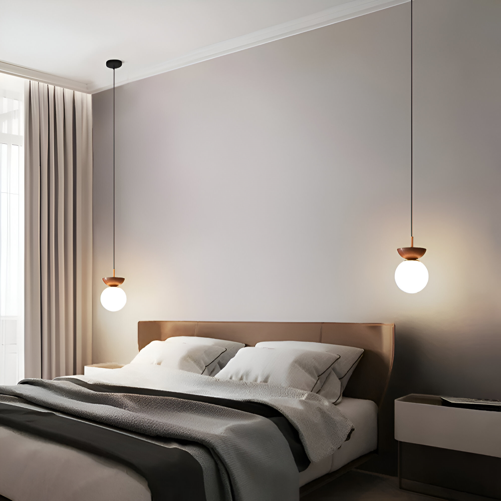 Kiyora – Japansk LED Loftlampe med Perleformet Glaskuppel og Træramme
