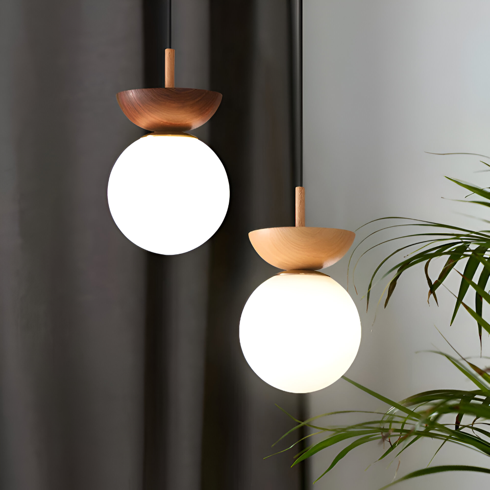 Kiyora – Japansk LED Loftlampe med Perleformet Glaskuppel og Træramme