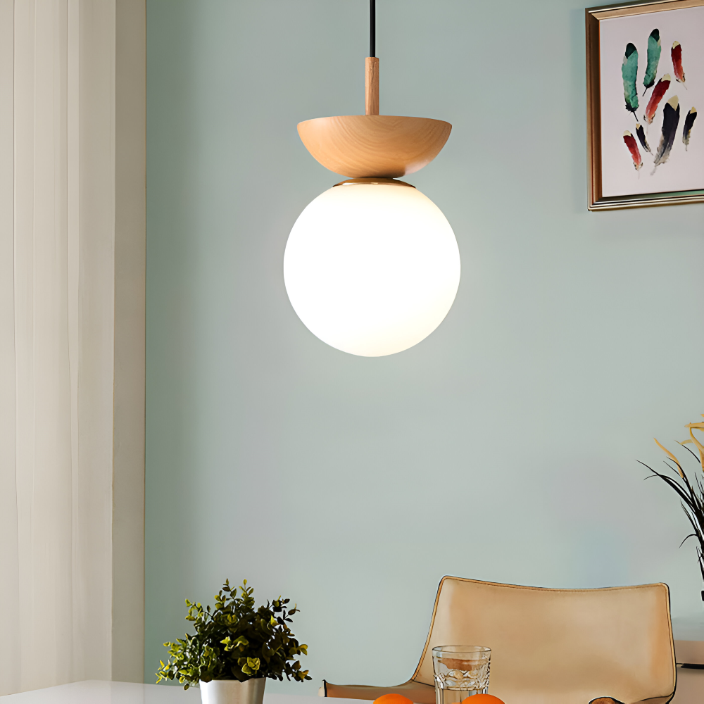 Kiyora – Japansk LED Loftlampe med Perleformet Glaskuppel og Træramme