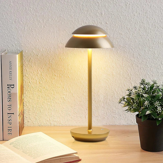 NoiraGlow Bordlampe – Trådløs Sort Bordlampe med Justerbar Lysstyrke