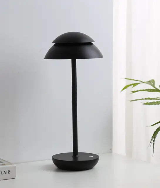 NoiraGlow Bordlampe – Trådløs Sort Bordlampe med Justerbar Lysstyrke