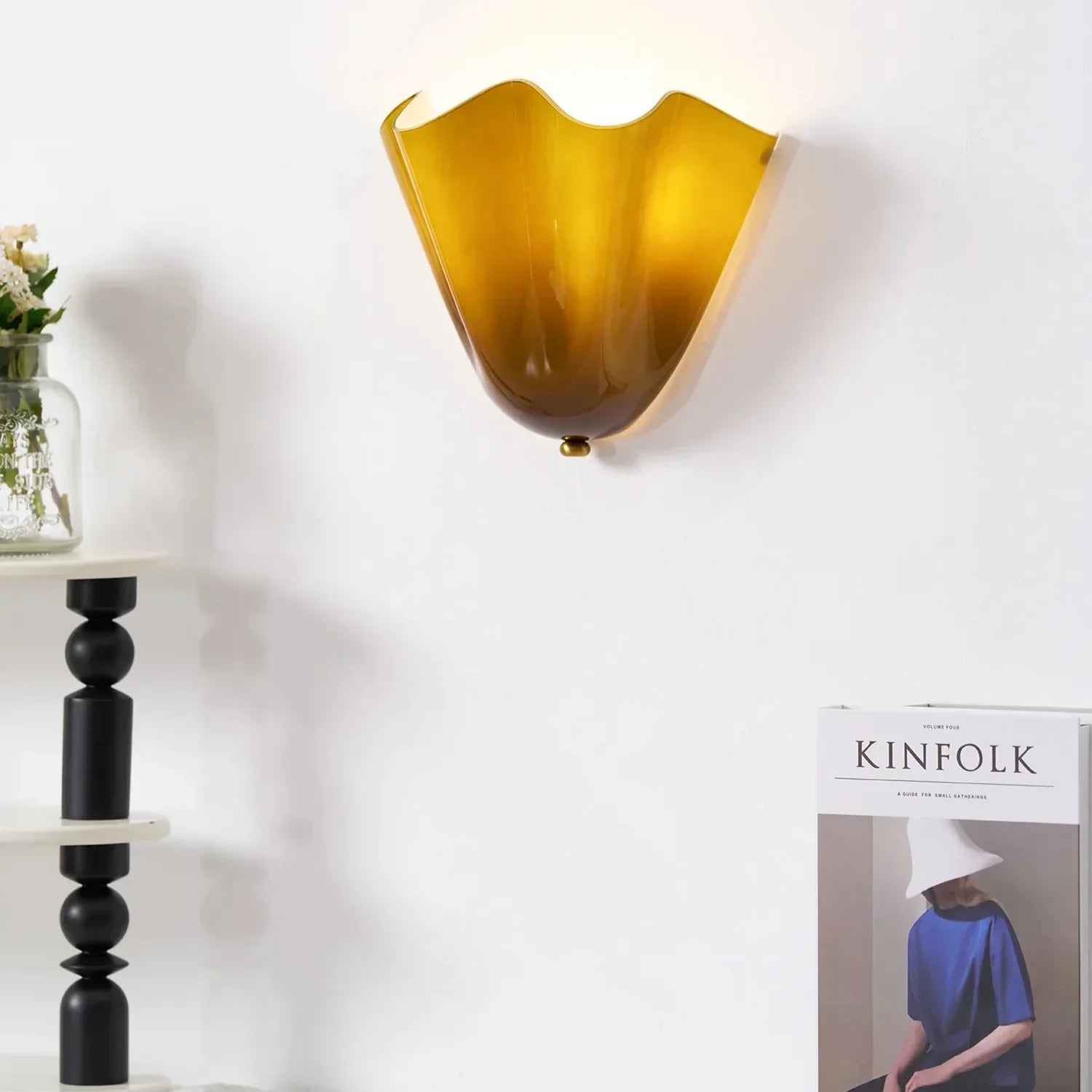 Retro væglampe med farvet glasskærm