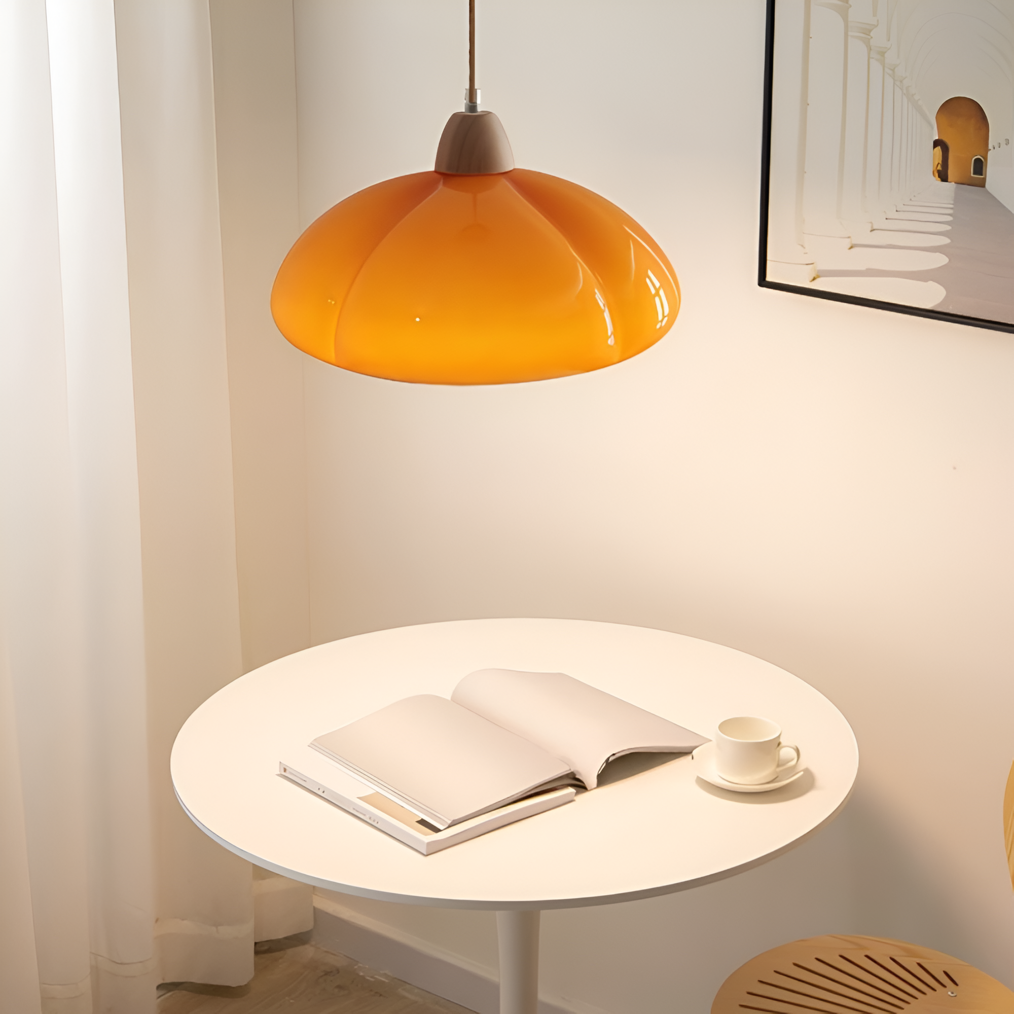 Pendellampe i glas og træ – retro lampe i nordisk design