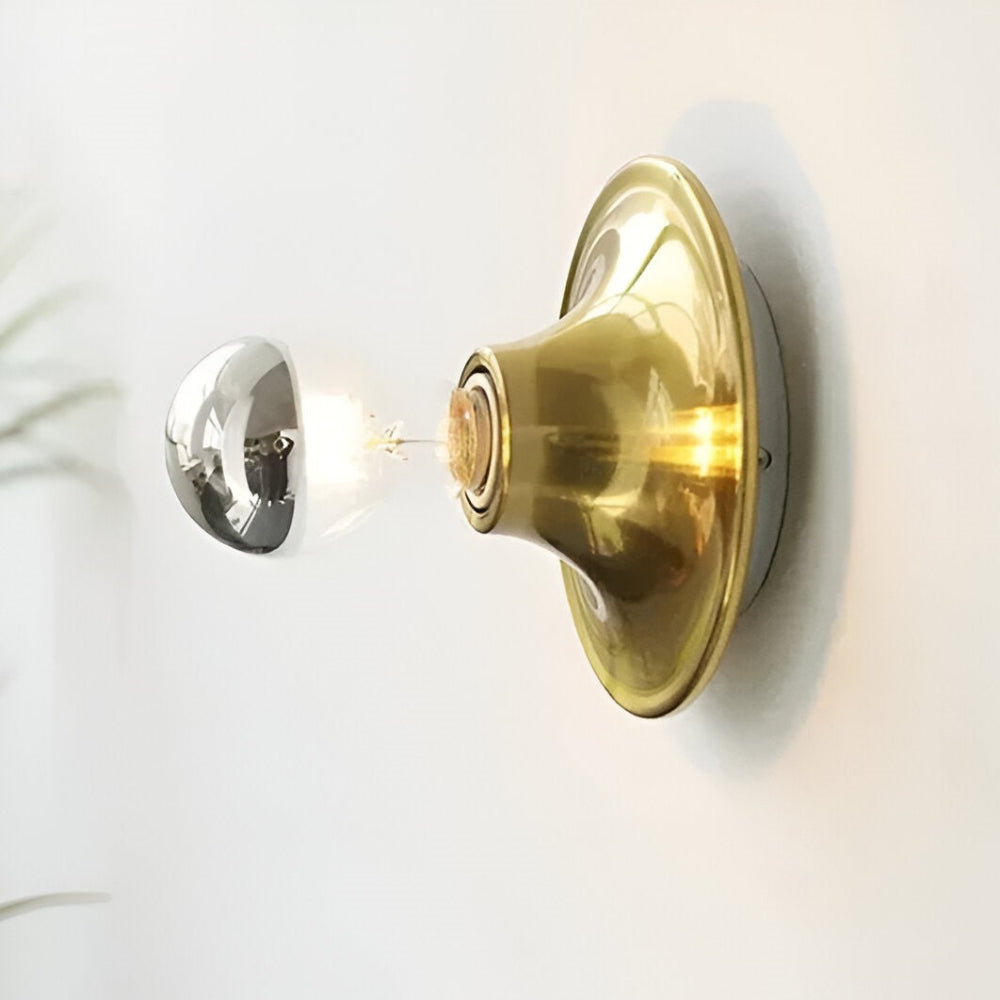 Retro væglampe i metal – klassisk LED lampe til indendørs