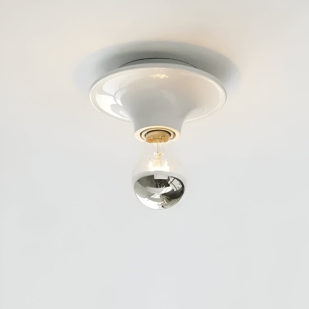 Retro væglampe i metal – klassisk LED lampe til indendørs