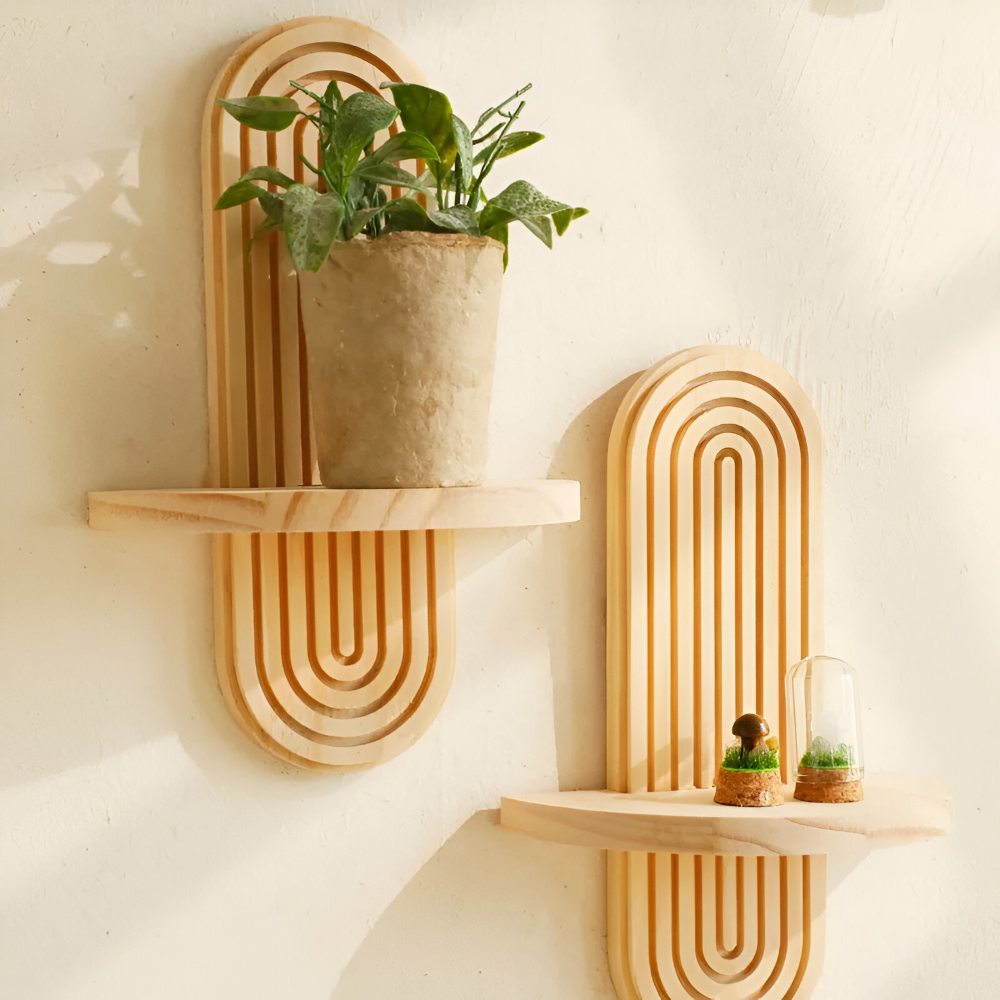 FormaEdge Hylde – Moderne Geometrisk Væghylde i Træ (35 cm)
