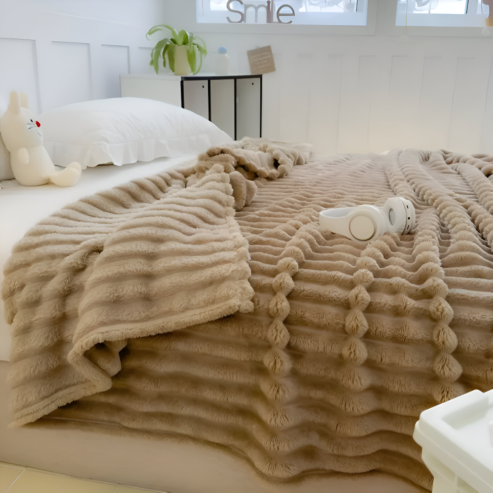 Tyk ribbet fleeceplaid til sofa og seng