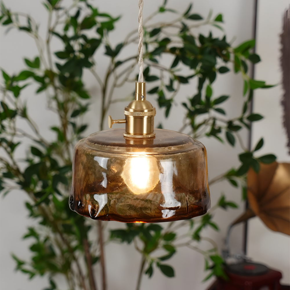 Vintage glaspendel lampe i antik messing til spisebord