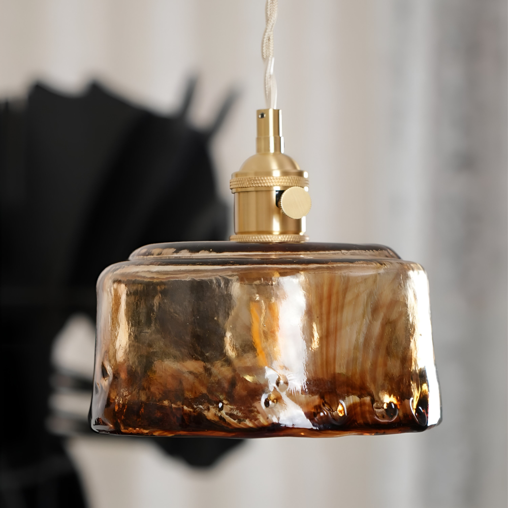 Vintage glaspendel lampe i antik messing til spisebord