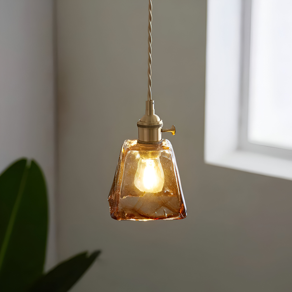 Vintage glaspendel lampe i antik messing til spisebord