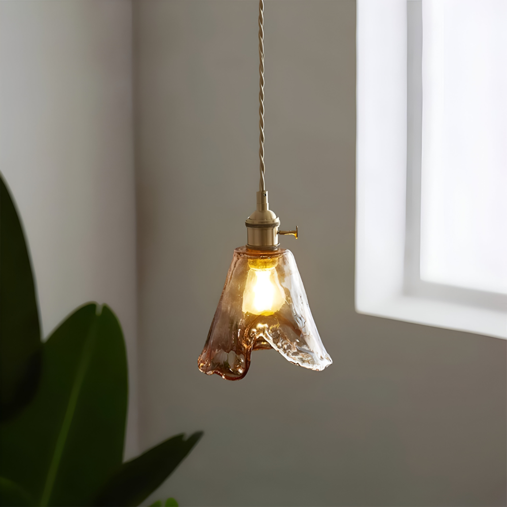 Vintage glaspendel lampe i antik messing til spisebord