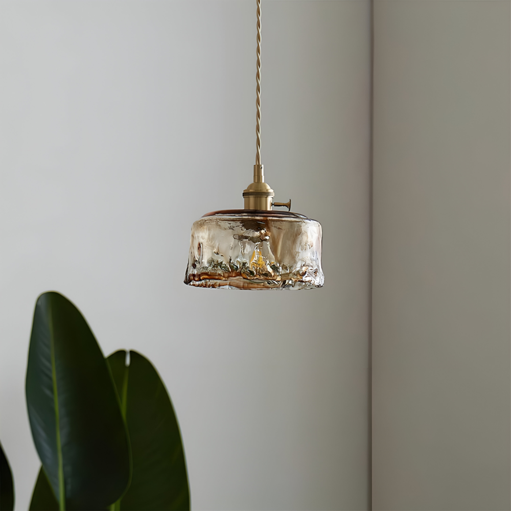 Vintage glaspendel lampe i antik messing til spisebord