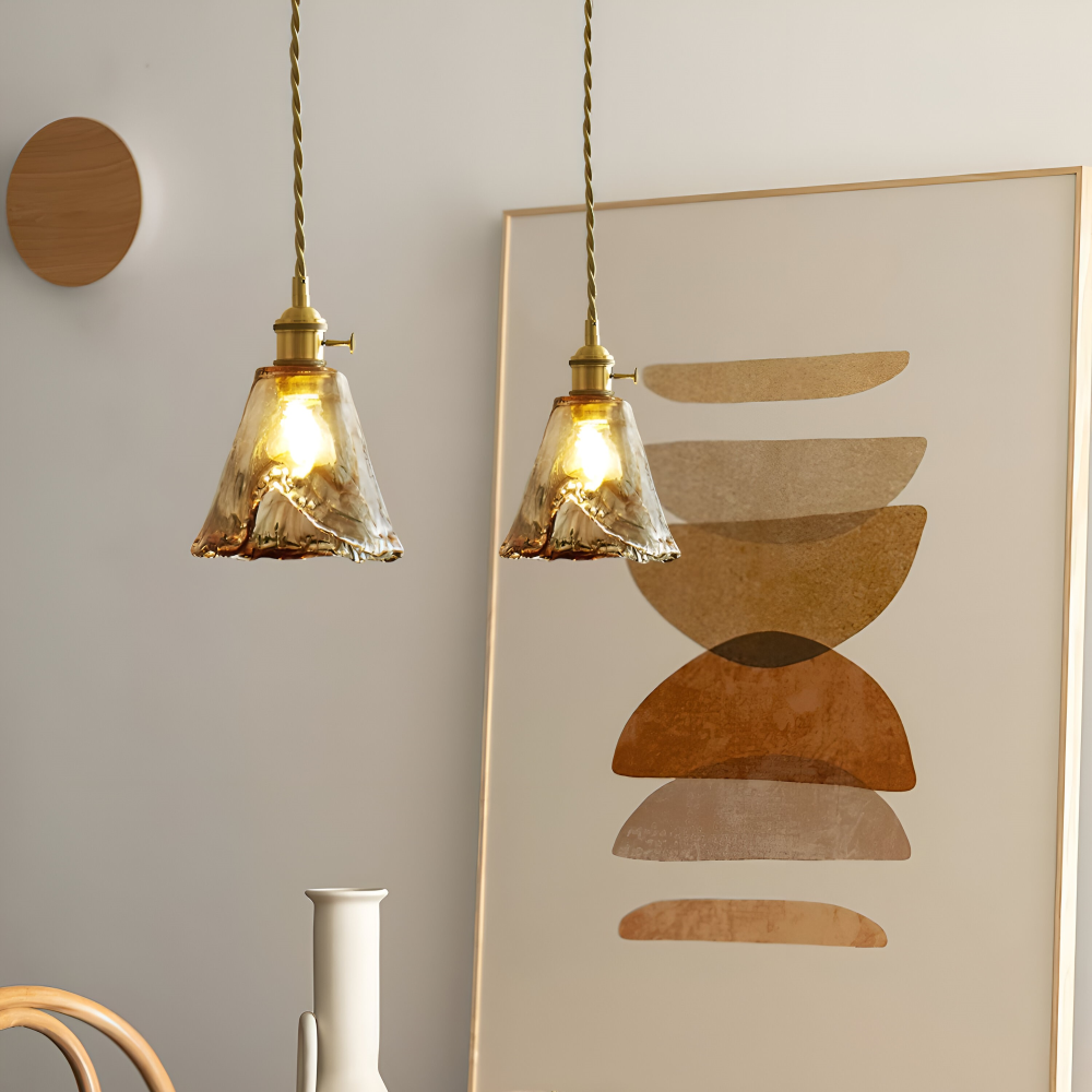 Vintage glaspendel lampe i antik messing til spisebord
