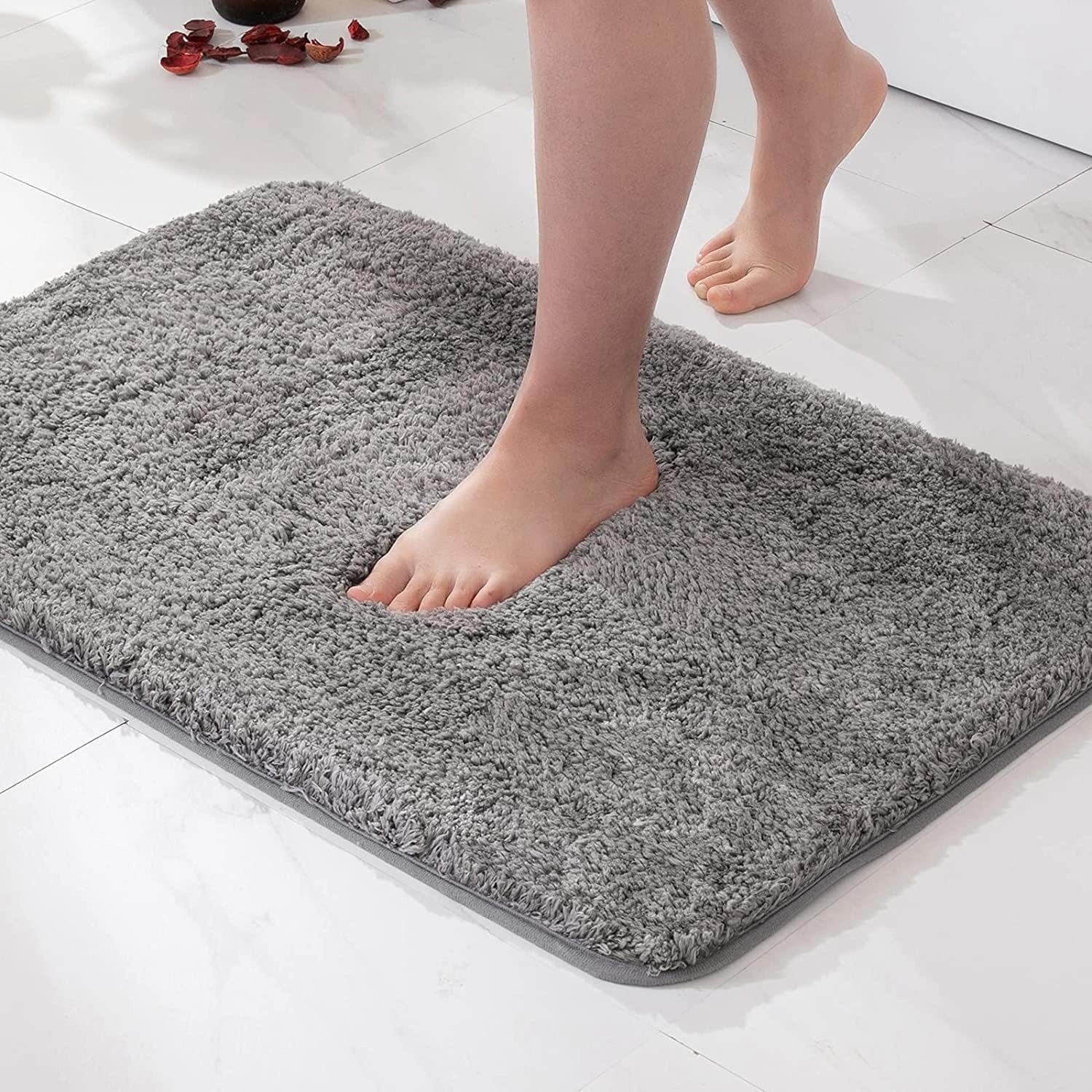 SoftGrip – Ultrablød Skridsikker Bademåtte i Hurtigttørrende Mikrofiber
