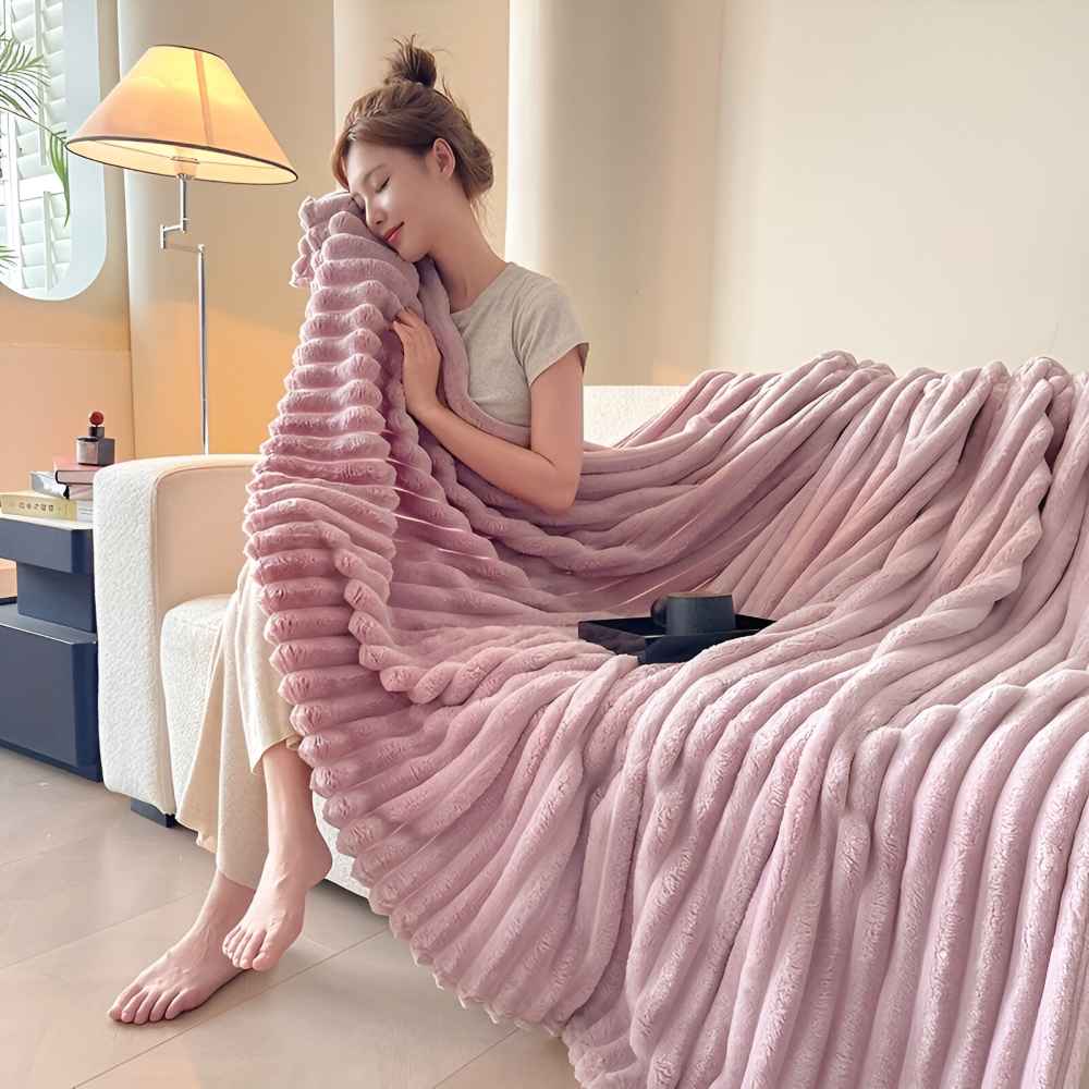 StripeEase Plaid – Ultra-blødt Fleecetæppe med Elastiske Striber