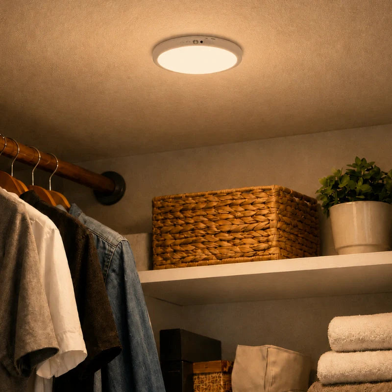 Genopladelig loftlampe med bevægelsessensor