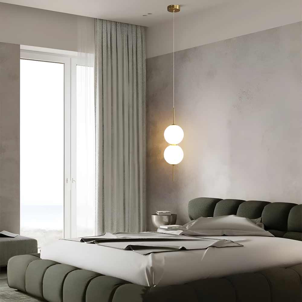Gloriva Pendellampe – Elegant Pendellampe med Vertikalt Design og Mat Glaskugle