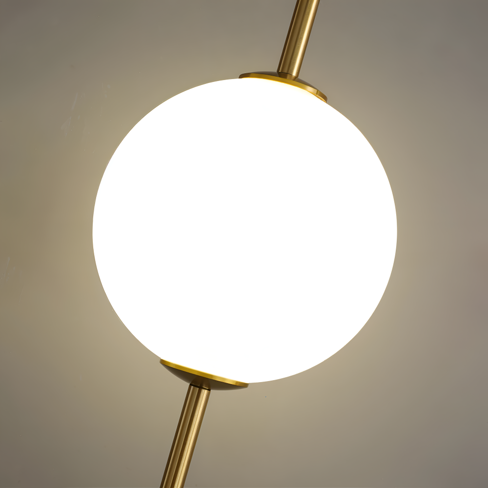 Gloriva Pendellampe – Elegant Pendellampe med Vertikalt Design og Mat Glaskugle