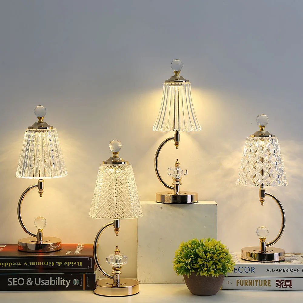 Vintage bordlampe i guld med krystalskærm – trådløs LED lampe