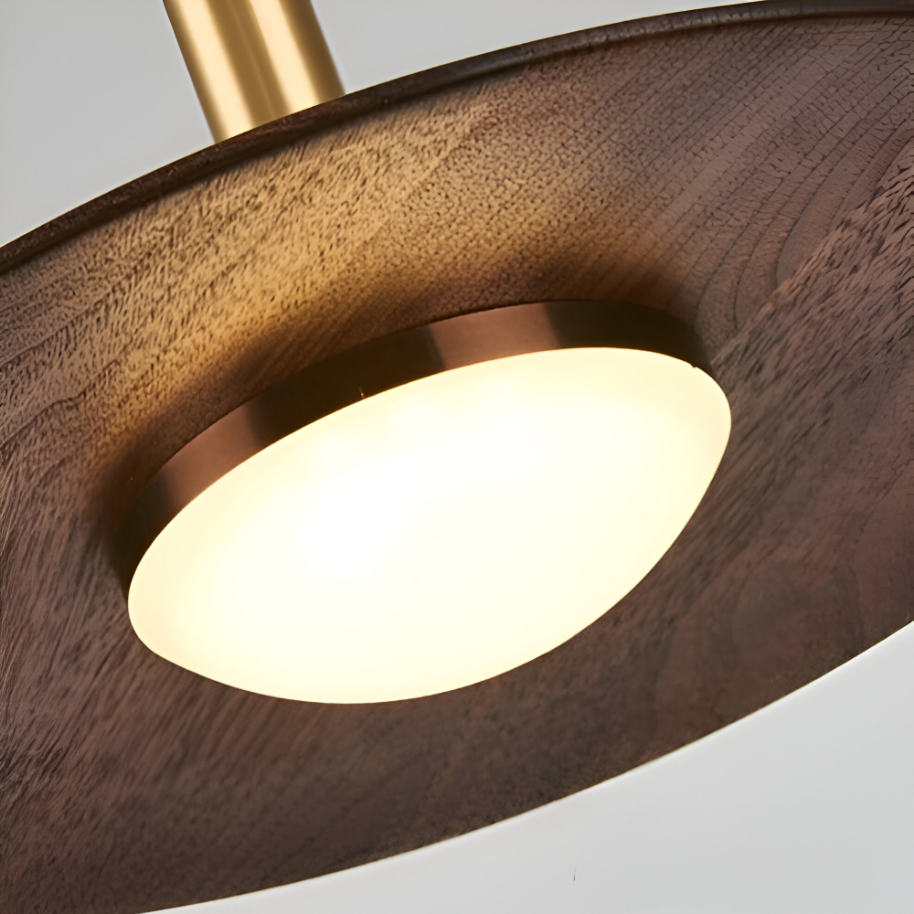 Pendellampe i valnøddetræ – rund nordisk lampe med LED lys