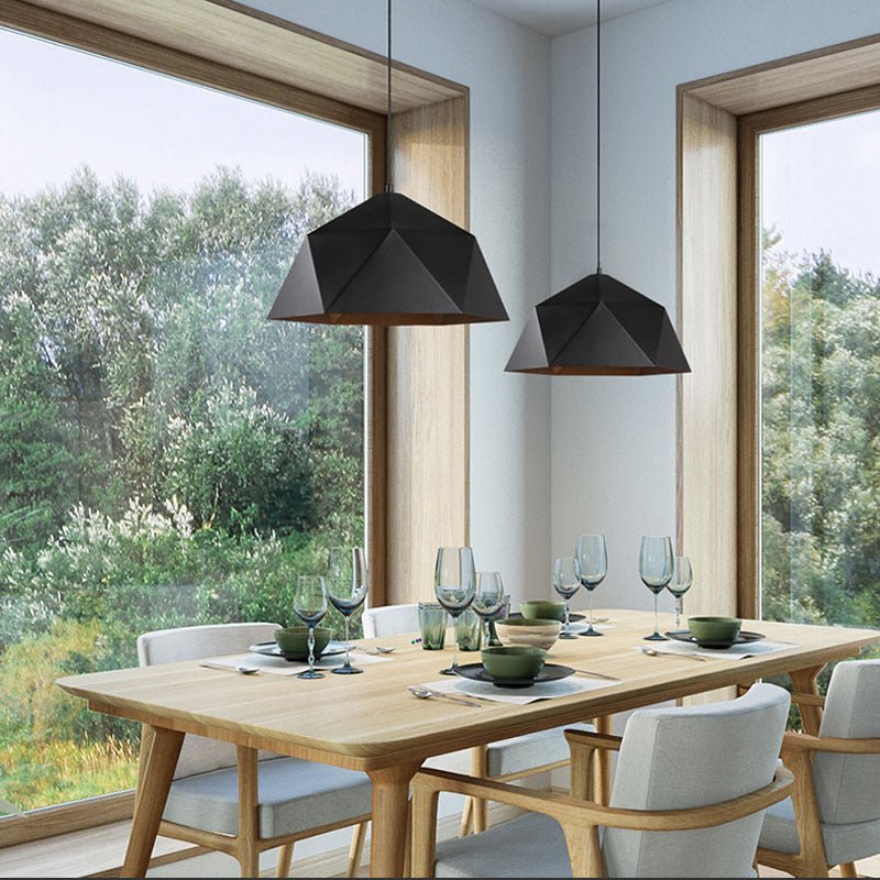 Prismara – Farverig Geometrisk Pendellampe i Moderne Design