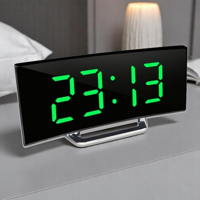 Digitalt vækkeur med buet LED-display