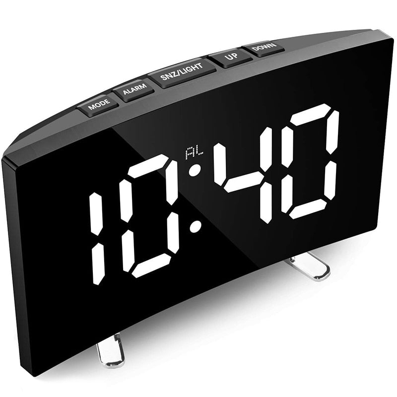 Digitalt vækkeur med buet LED-display