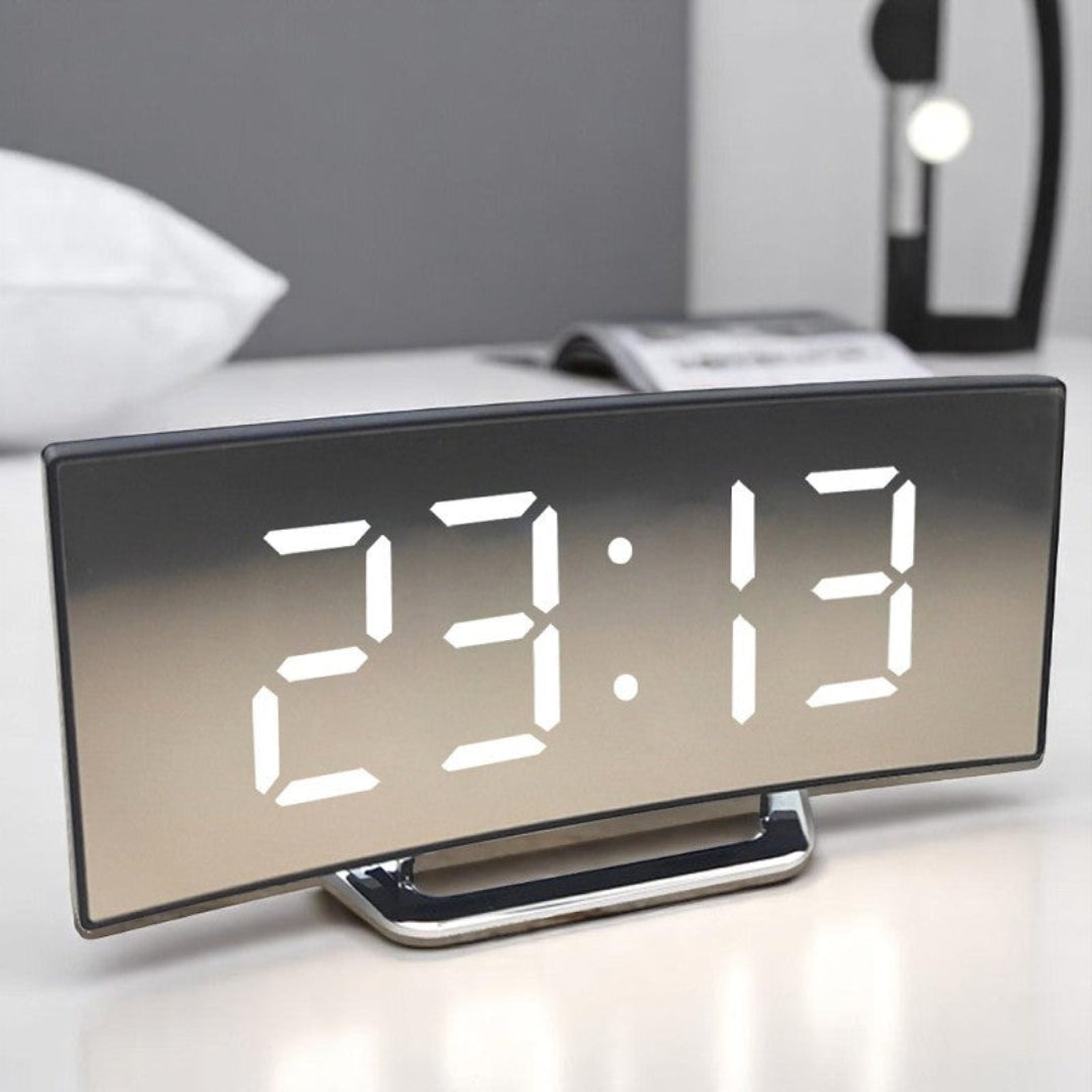 Digitalt vækkeur med buet LED-display
