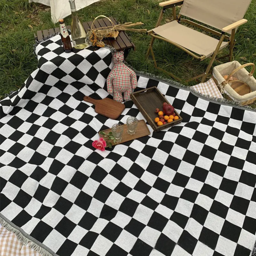 Ternet picnicplaid i mikrofiber – 130 × 180 cm
