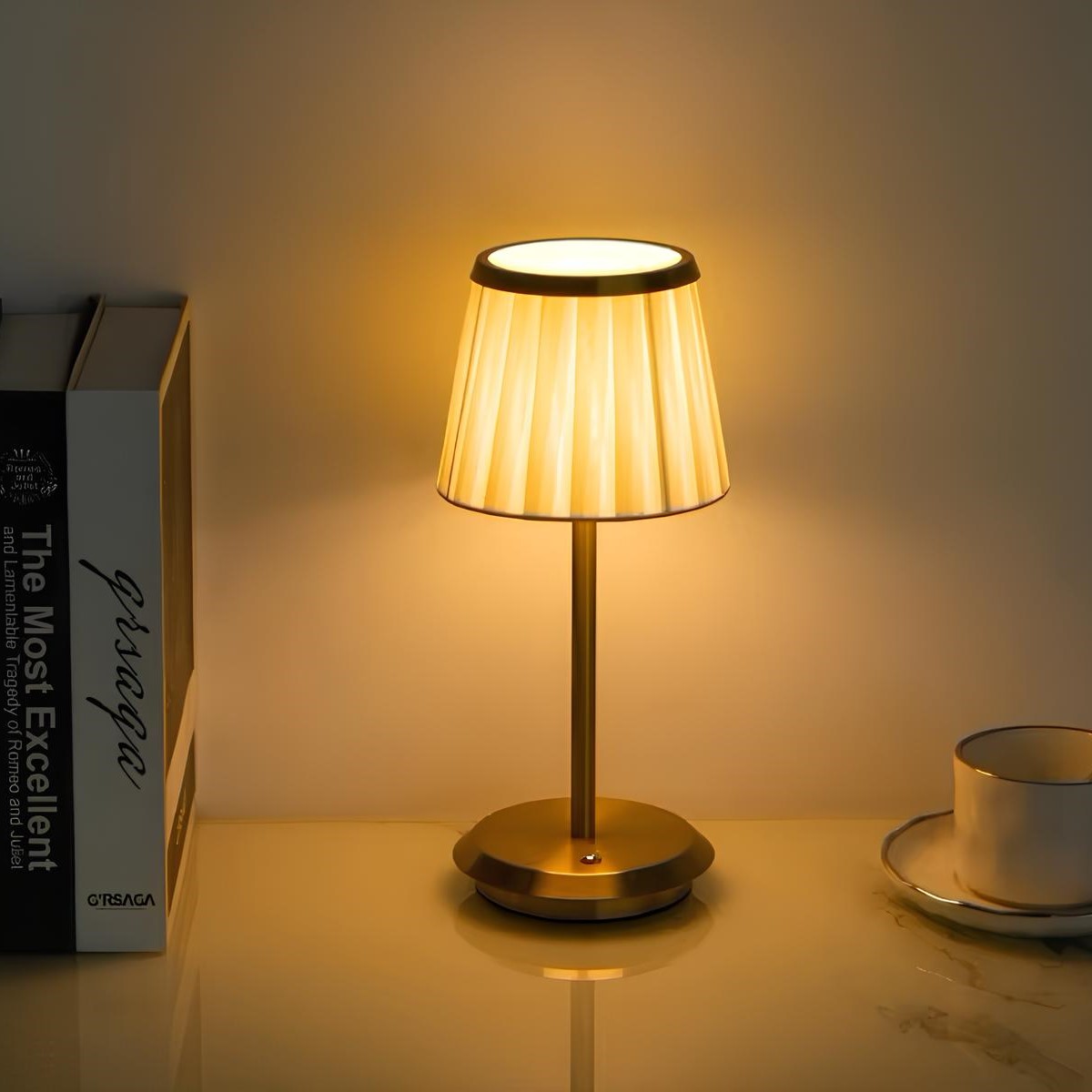 Lumessa – Dæmpbar Genopladelig Bordlampe med 3 Lysindstillinger til Inde & Ude