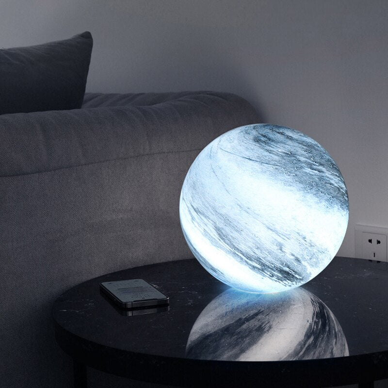 Kugleformet LED-bordlampe med bølgemønster