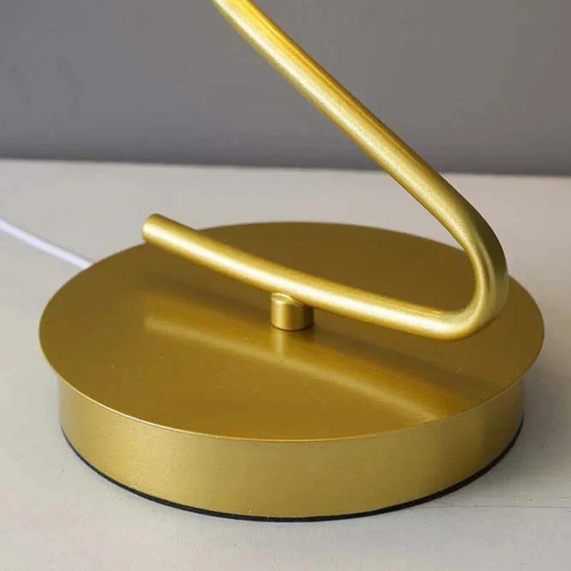 Moderne LED-bordlampe i jern og akryl