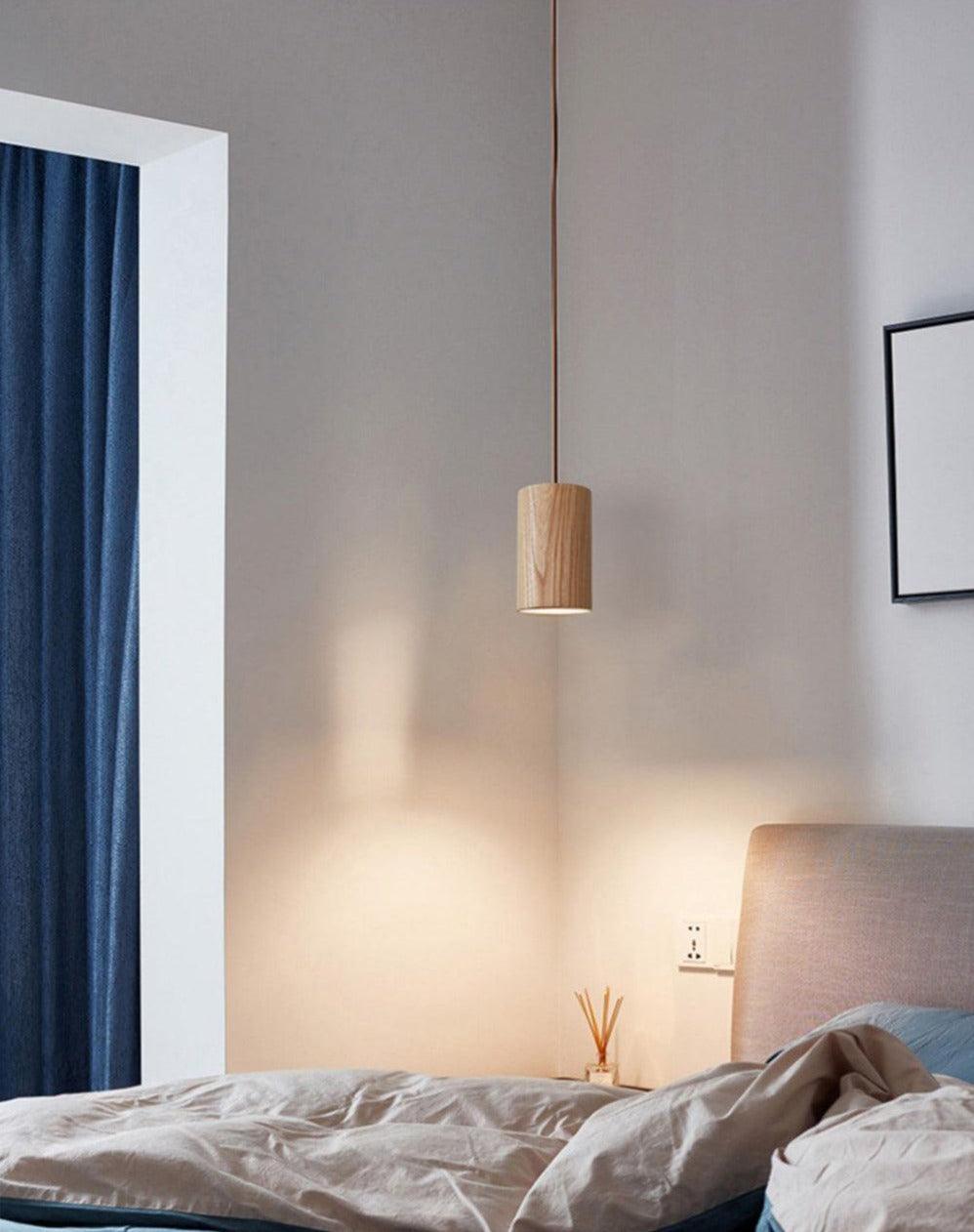 Minimalistisk pendellampe i massivt træ