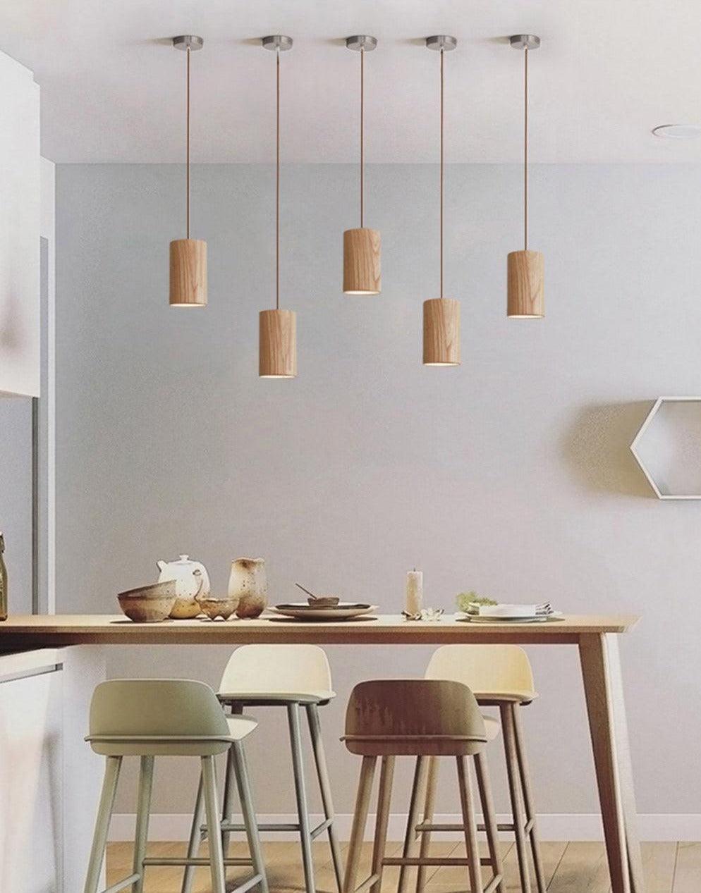 Minimalistisk pendellampe i massivt træ